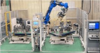 川越工場に溶接ロボットシステム設備1号機導入。